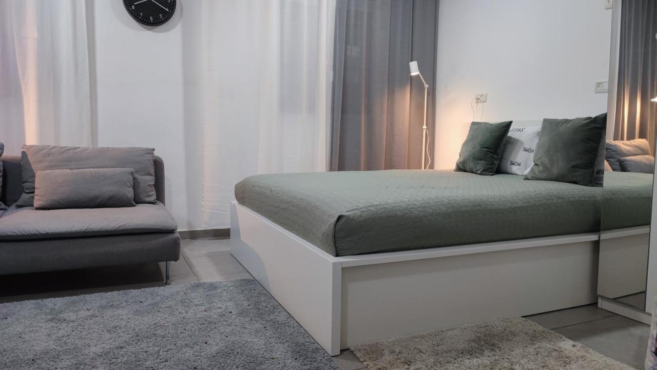 Studio Apartment 12 Minutes From Bahai'S Garden Haifa Exteriör bild
